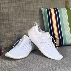 Nike Men's Payaa Running Shoe